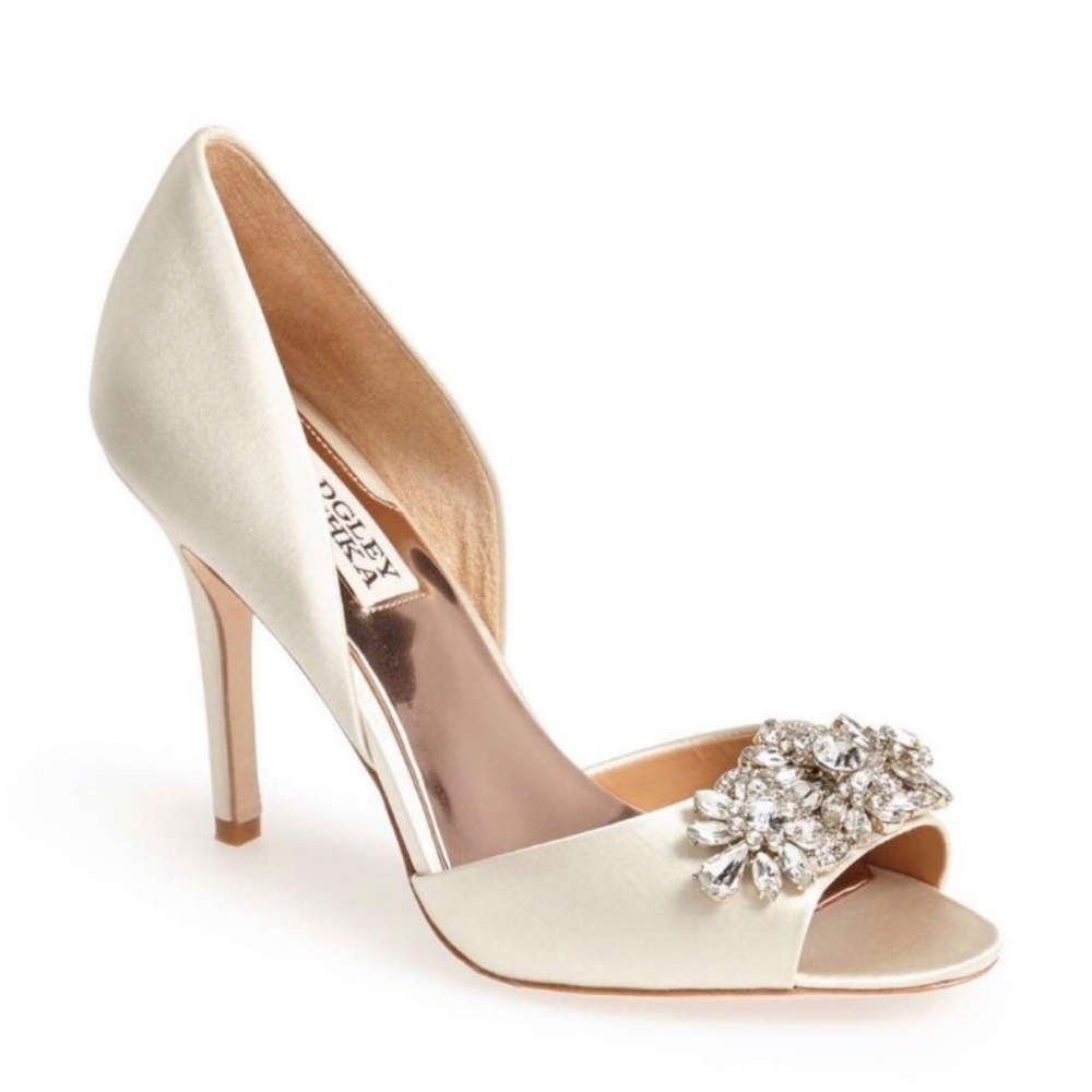 ✨⭐️SALE⭐️✨Badgley Mischka Giana Ivory d’Orsay Pump